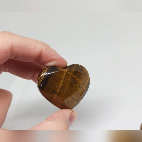 Tigers Eye hearts and stegosaurus - Picture 4 of 5